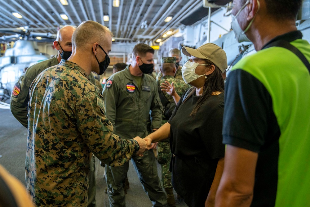 11th MEU and USS Essex (LHD 2) host a distinguished visitor event aboard USS Essex (LHD 2) in support of MAREX 22 PH