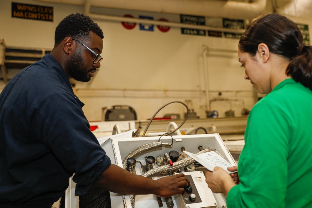 Abraham Lincoln Sailors conduct maintenance