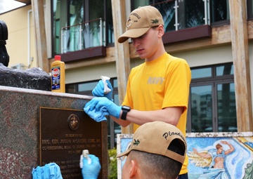 PCU Fort Lauderdale Sailors Clean Lone Sailor Statue