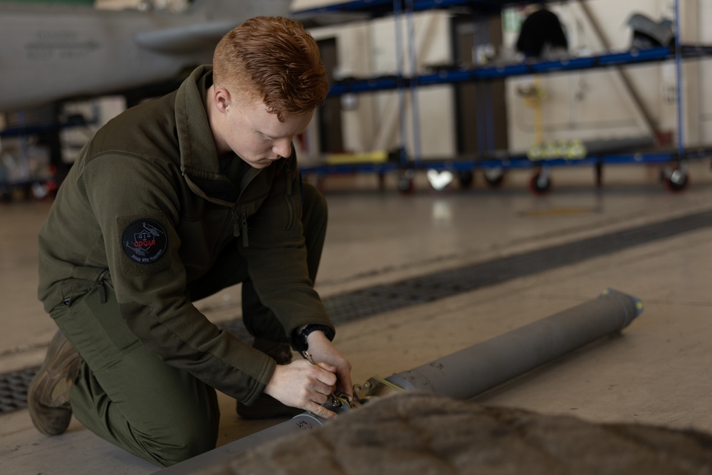 Marine Light Attack Helicopter Squadron 469 Aircraft Maintenance