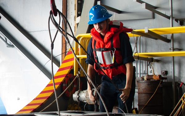 USS Carl Vinson (CN 70) Conducts a Replenishment-at-Sea
