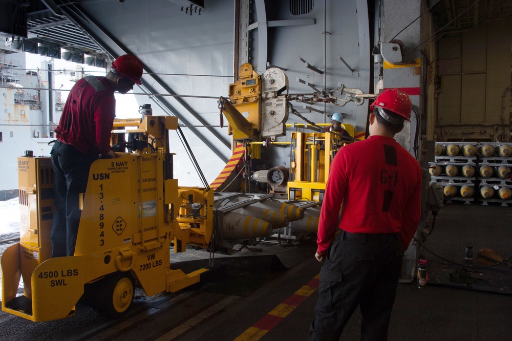 USS Carl Vinson (CN 70) Conducts a Replenishment-at-Sea USS Carl Vinson (CN 70) Conducts a Replenishment-at-Sea