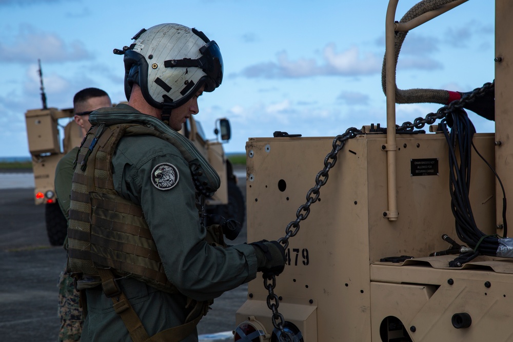 HMH-463 Performs an External Lift of a JLTV