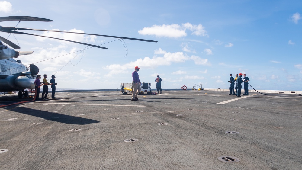 USS Portland (LPD 27) Conducts Crash and Salvage Drill