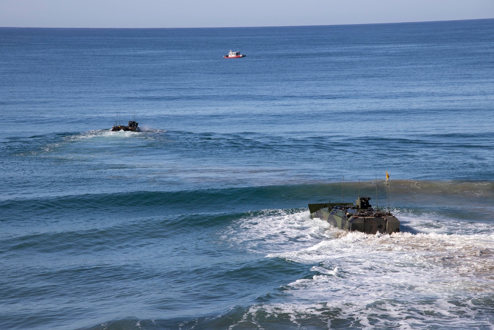 Iron Fist 2022: US Marines, JGSDF soldiers conduct waterborne ops in ACVs, AAVs