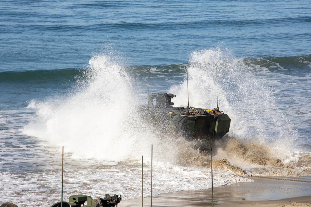 Iron Fist 2022: US Marines, JGSDF soldiers conduct waterborne ops in ACVs, AAVs
