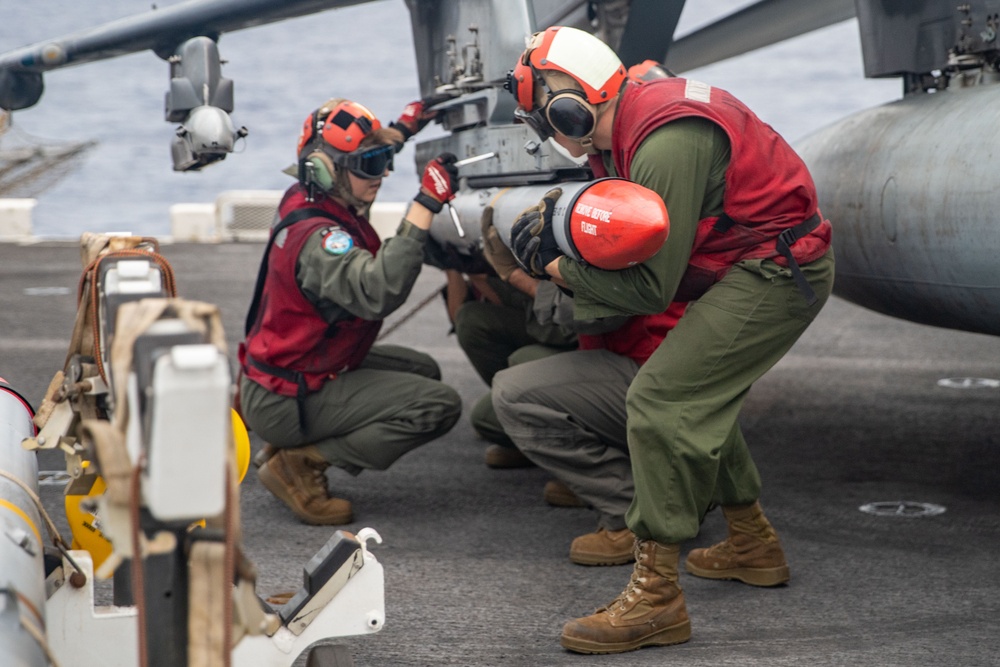 11th MEU loads AV-8B Harriers during Noble Fusion aboard the USS Essex (LHD 2)