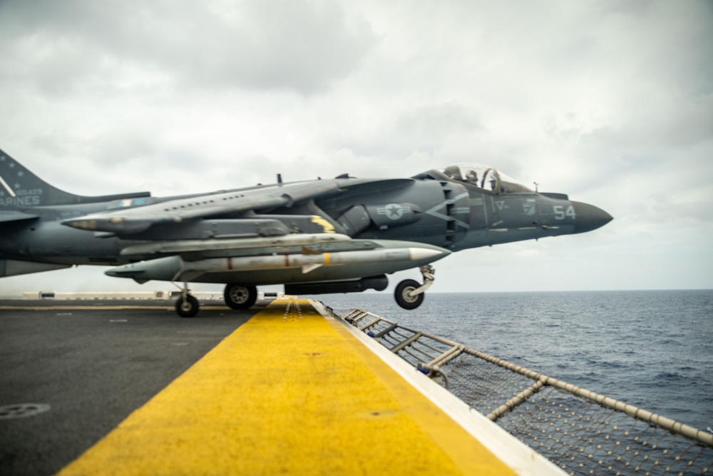 11th MEU loads AV-8B Harriers during Noble Fusion aboard the USS Essex (LHD 2)