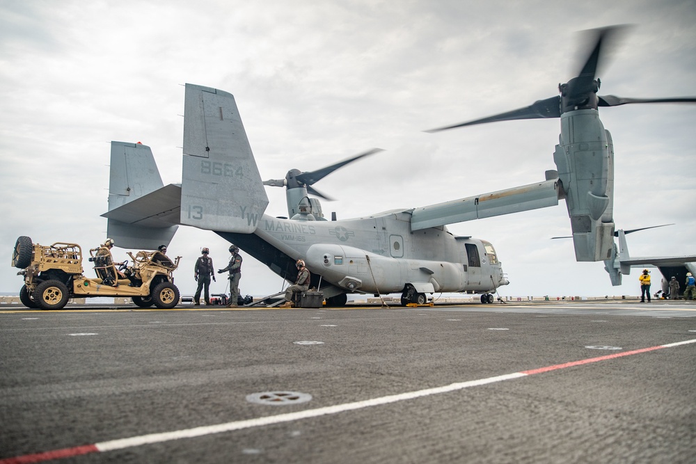 11th MEU load Ospreys during Noble Fusion aboard the USS Essex