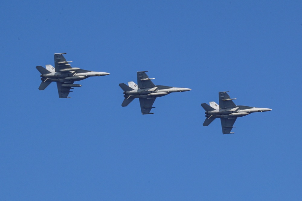 DVIDS - Images - Abraham Lincoln conducts flight operations [Image 5 of 16]