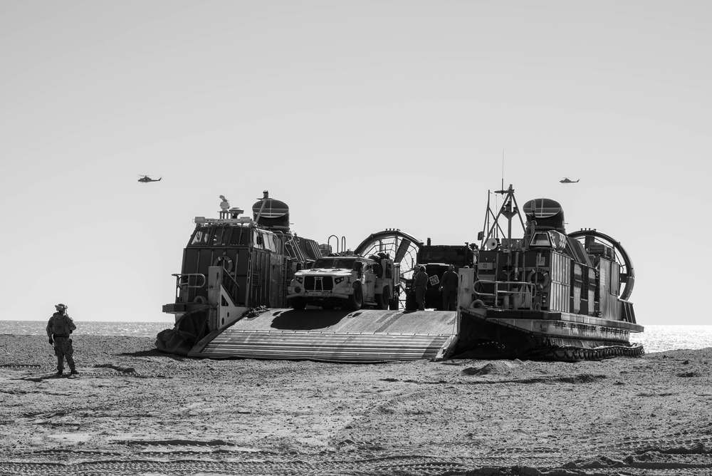 Kearsarge Takes Part in COMPTUEX