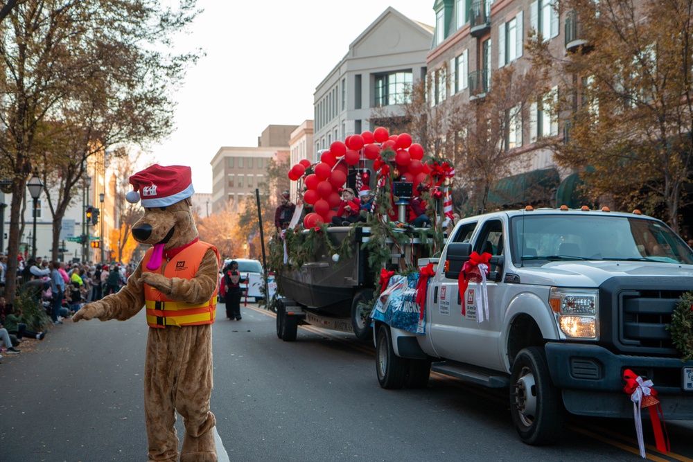 DVIDS Images 2021 Charleston holiday parade [Image 3 of 6]