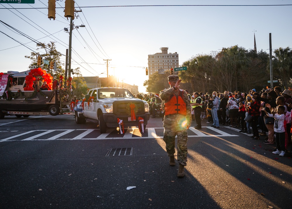 DVIDS Images 2021 Charleston holiday parade [Image 4 of 6]