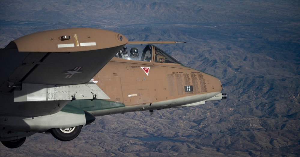 A-10 Demo, Thunderbirds fly in formation