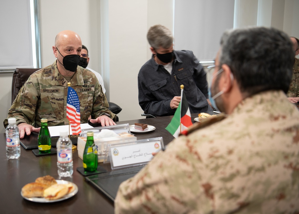 USACE commanding general meets with Kuwaiti Air Defense commander