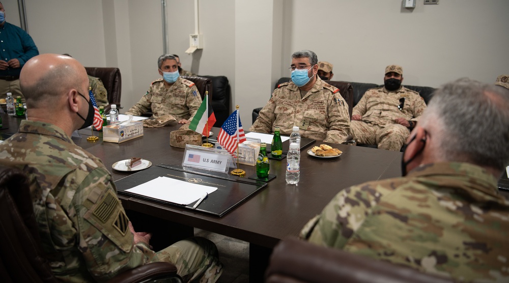 USACE commanding general meets with Kuwaiti Air Defense commander