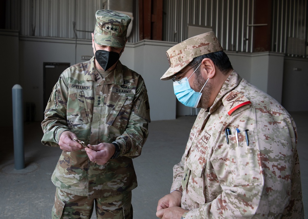 USACE commander meets with Kuwaiti Air Defense commander