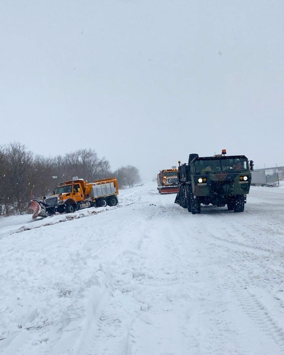 Engineer Soldiers Assist Illinois State Police during Winter Storm