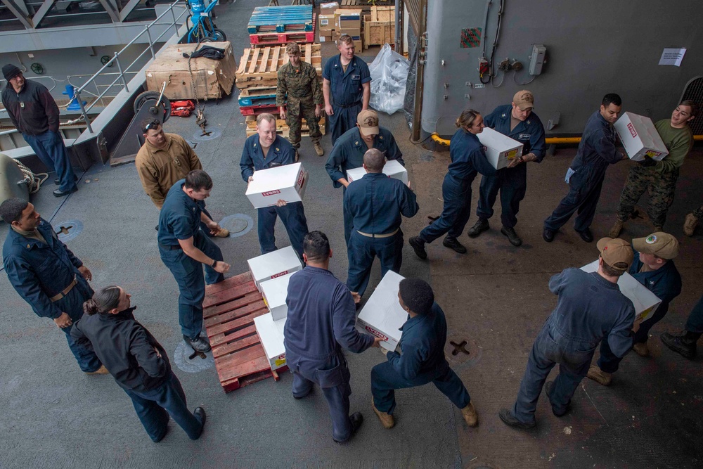 GUNSTON HALL: Replenishment At Sea