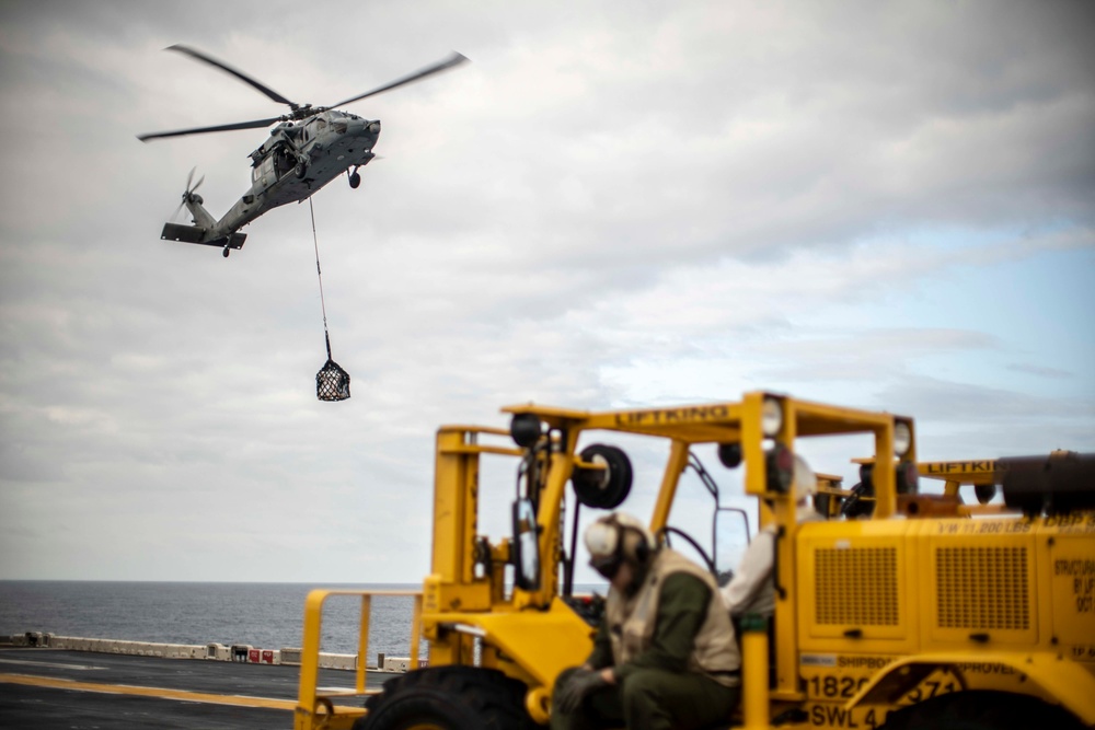 11th MEU and USS Essex (LHD 2) conduct a replenishment-at-sea during Noble Fusion