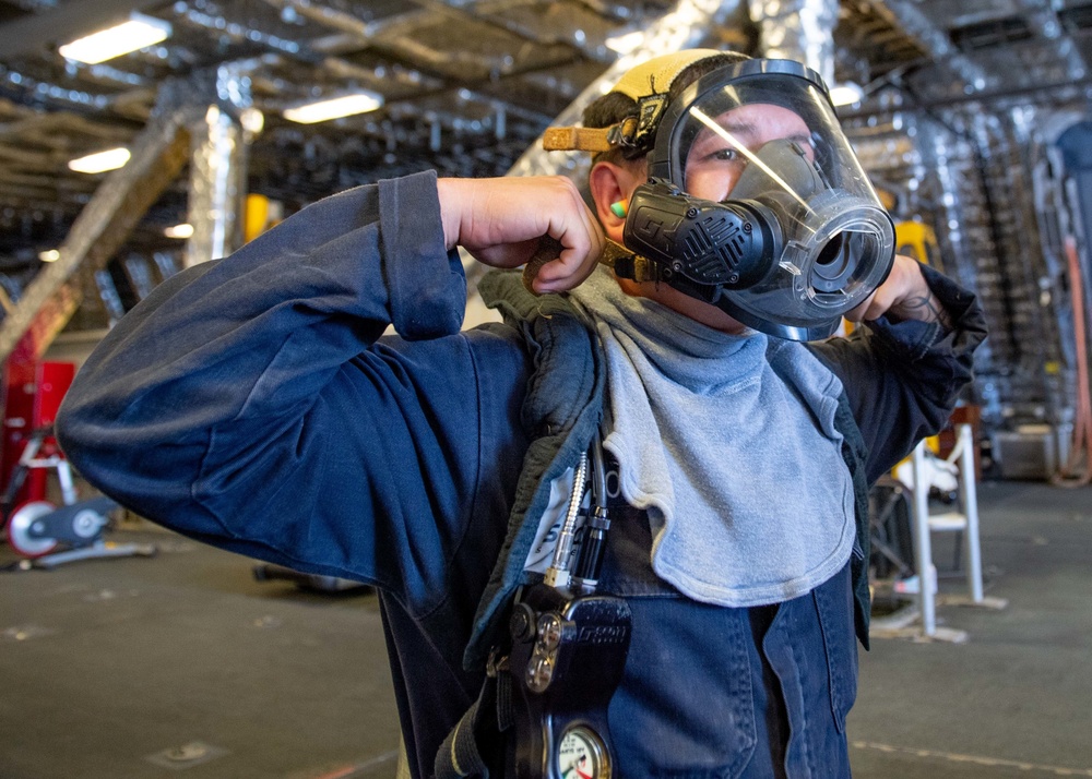 USS Charleston Conducts Main Space Fire Drill