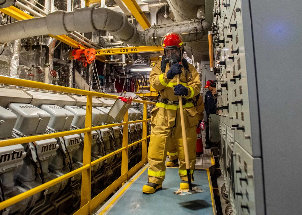 USS Charleston Conducts Main Space Fire Drill