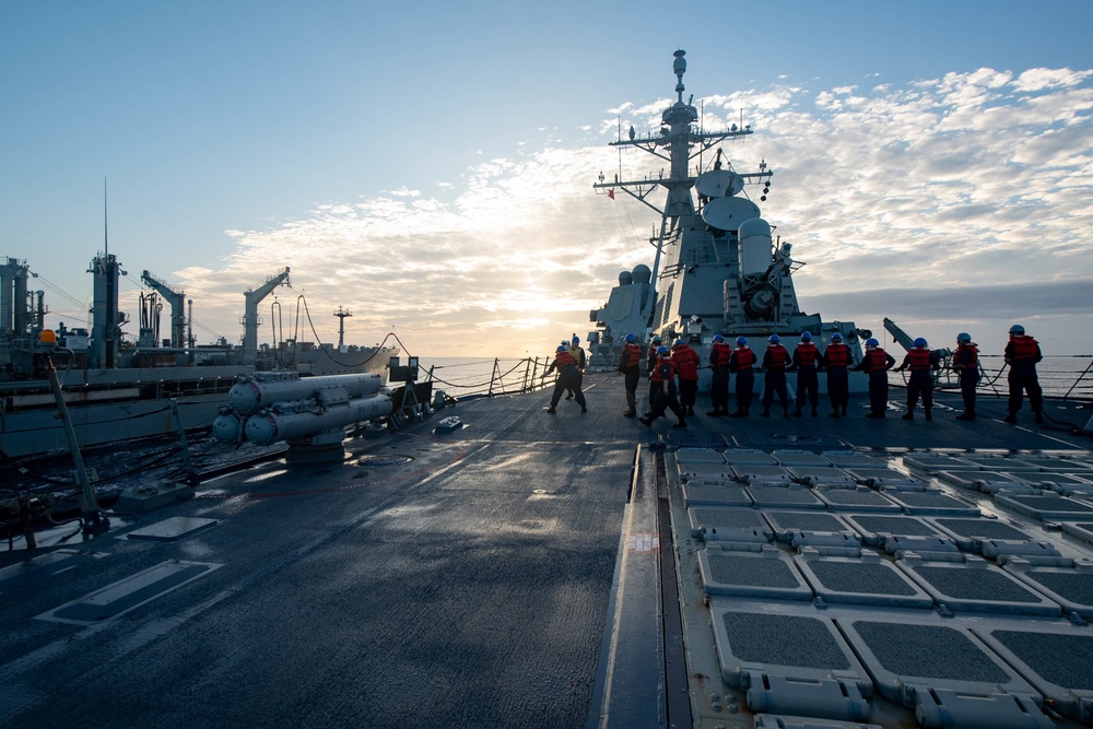 Spruance conducts RAS with USNS Guadalupe