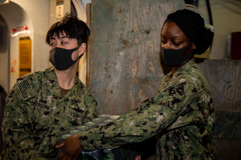 USS Ronald Reagan (CVN 76) Stores Onload