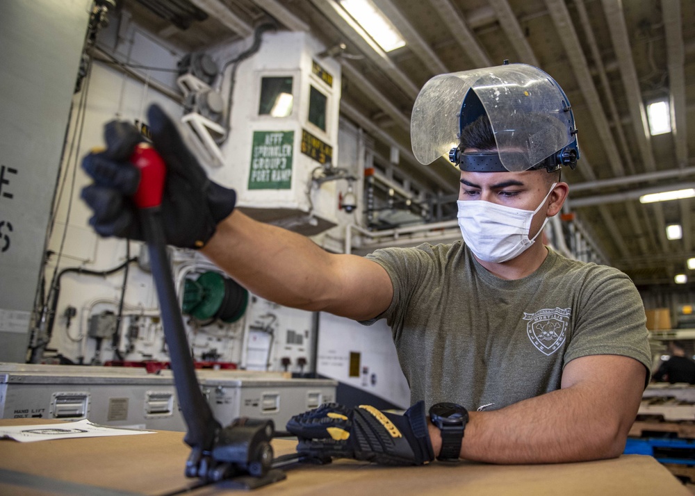 DVIDS - Images - USS America Conducts Replenishment-at-Sea During ...