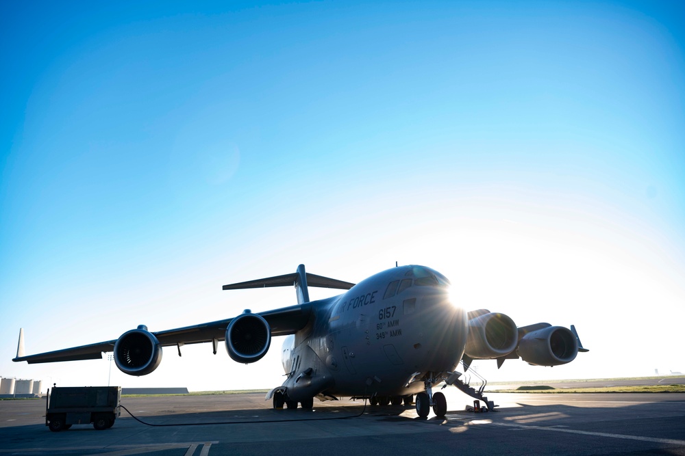 Travis AFB trains together with USMC