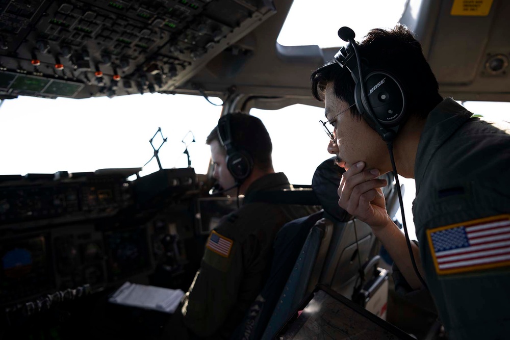 Travis AFB trains together with USMC