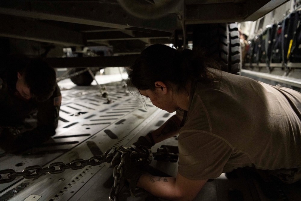 Travis AFB trains together with USMC