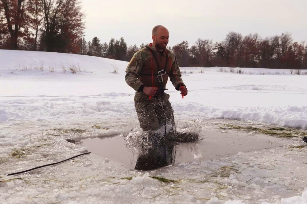 Airmen, Soldiers participate in cold-water immersion training at Fort McCoy