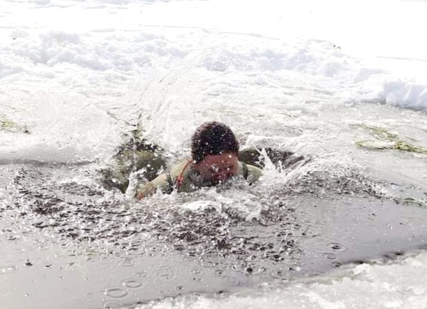 Airmen, Soldiers participate in cold-water immersion training at Fort McCoy