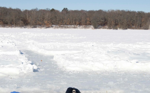 MDSU 2 Conducts Ice Dive Training