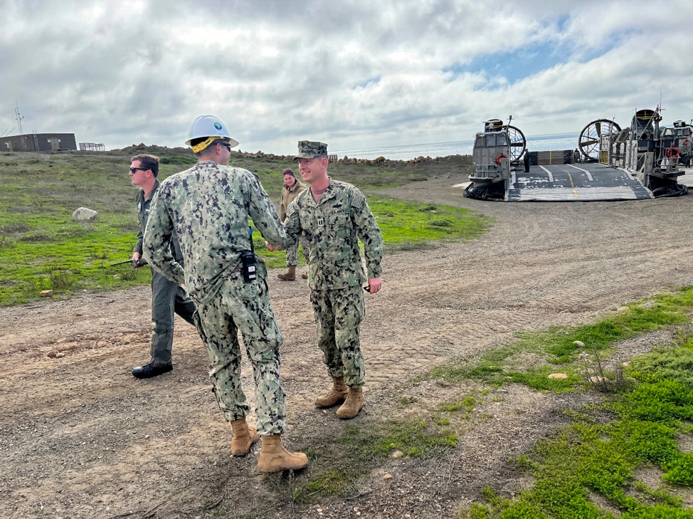 Detail San Clemente Island Officer In Charge welcomes ACB-1’s S3A