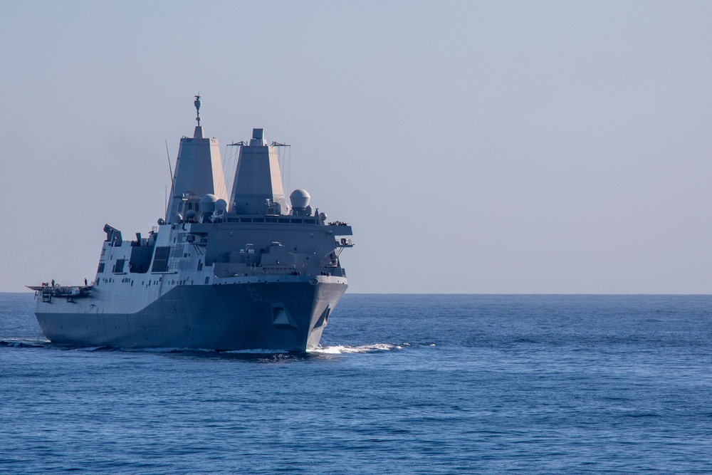 Makin Island Formation Steaming