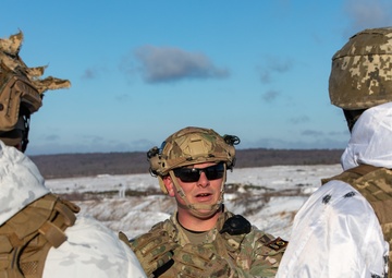 Ukrainian military trainers certify on M141 bunker defeat munition system