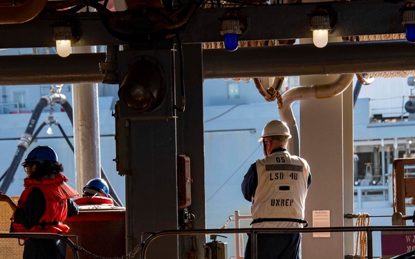 USS Ashland conducts RAS with USNS Yukon during Noble Fusion