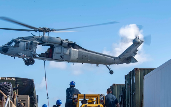 USS Ashland conducts RAS with USNS Yukon during Noble Fusion