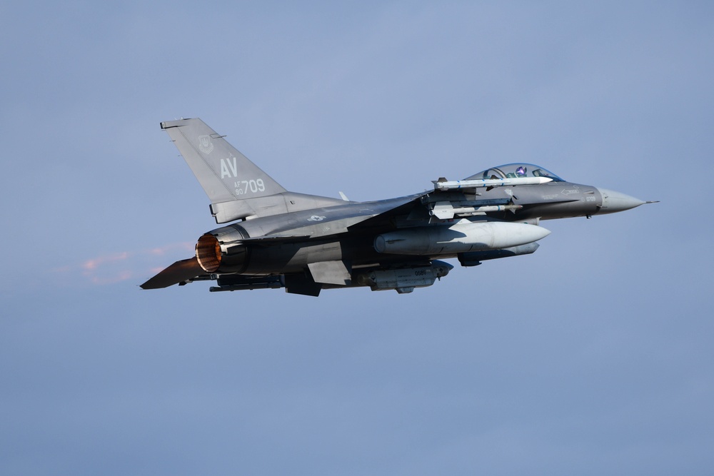 31 FW F-16s takeoff for exercise Point Blank