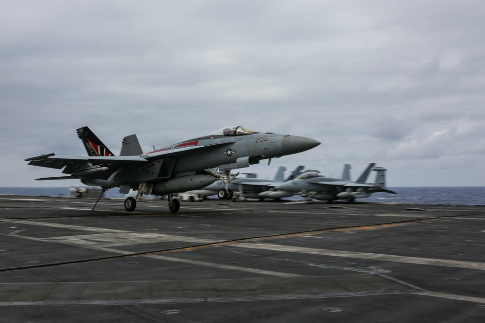 DVIDS - Images - Abraham Lincoln conducts flight operations [Image 10 ...