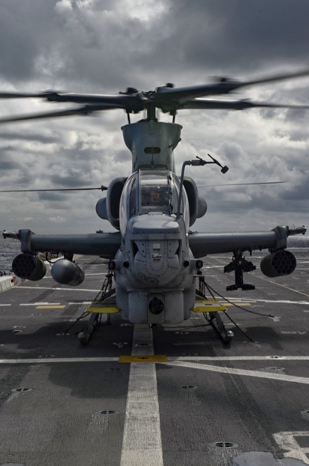 USS Green Bay (LPD 20) Conducts Flight Operations