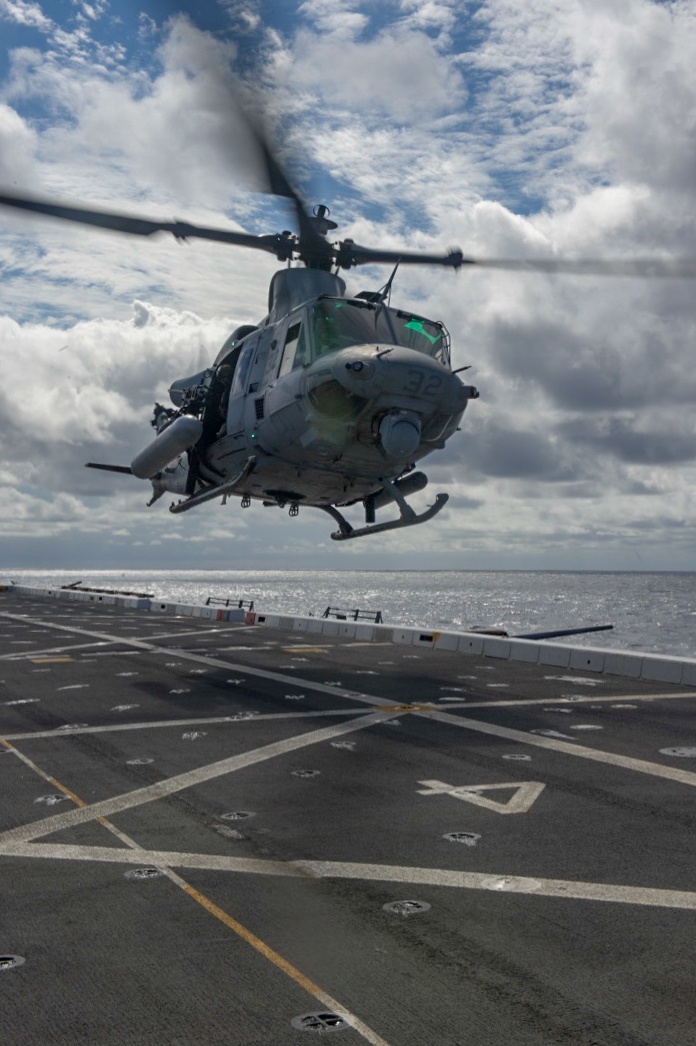 USS Green Bay (LPD 20) Conducts Flight Operations