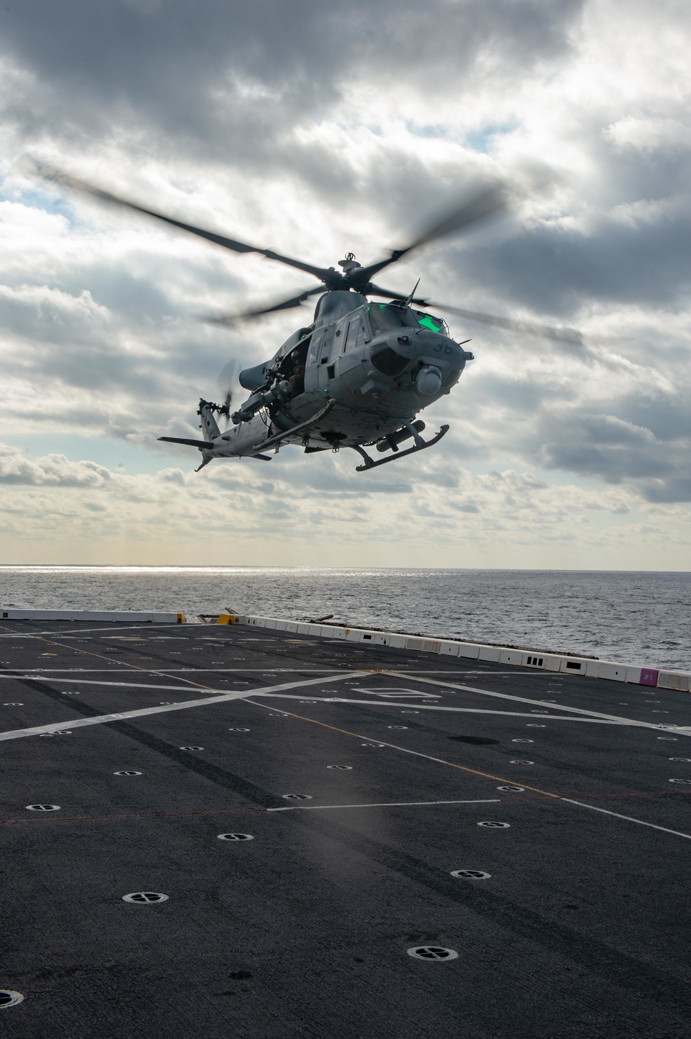 USS Green Bay (LPD 20) Conducts Flight Operations