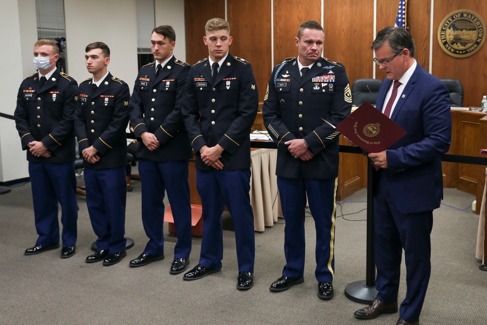 Soldiers Rescue Car Crash Victims, Receive Recognition from Mayor