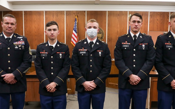 Soldiers Rescue Car Crash Victims, Receive Recognition from Mayor