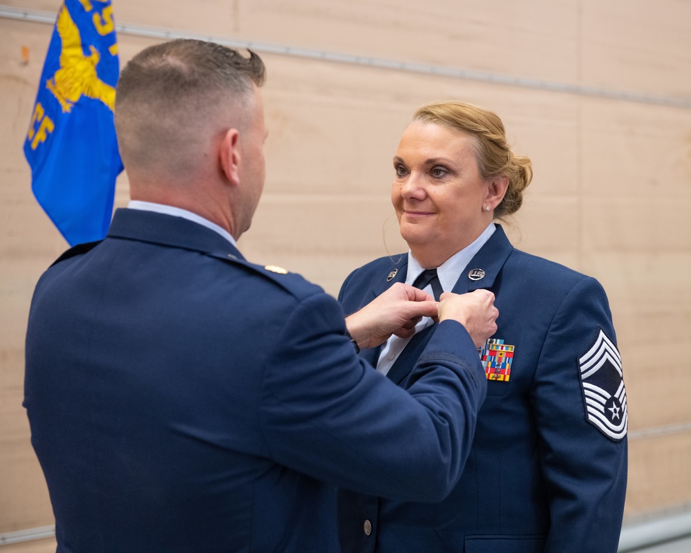 COMM Flight Chief Enlisted Manager Retires