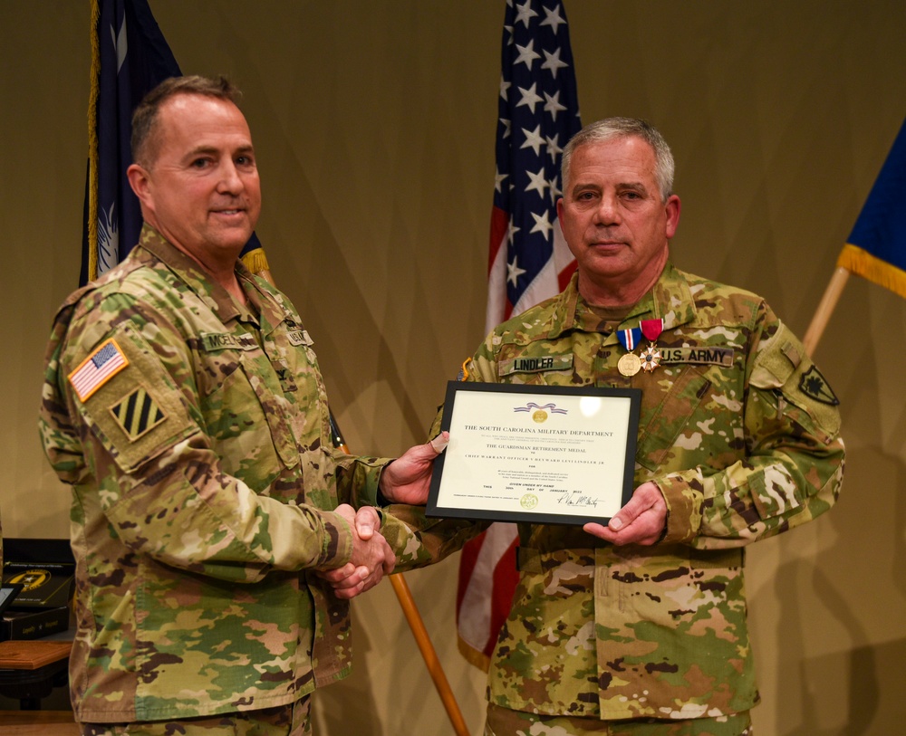 DVIDS - Images - CW5 Lindler retirement ceremony [Image 5 of 6]