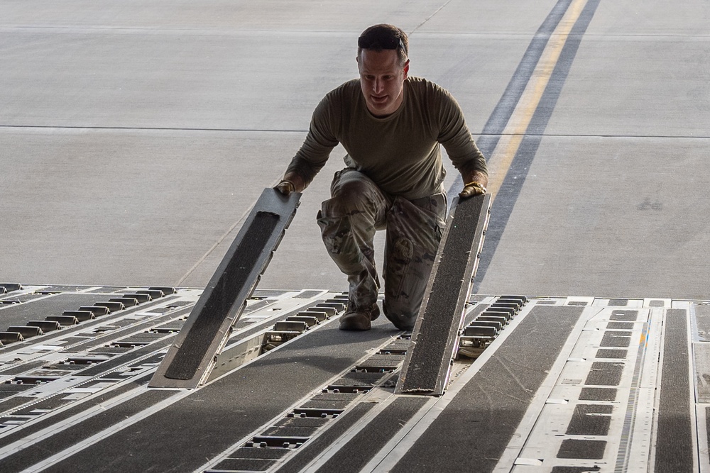 Pope, Bragg Train Together for Worldwide Readiness during BMTW